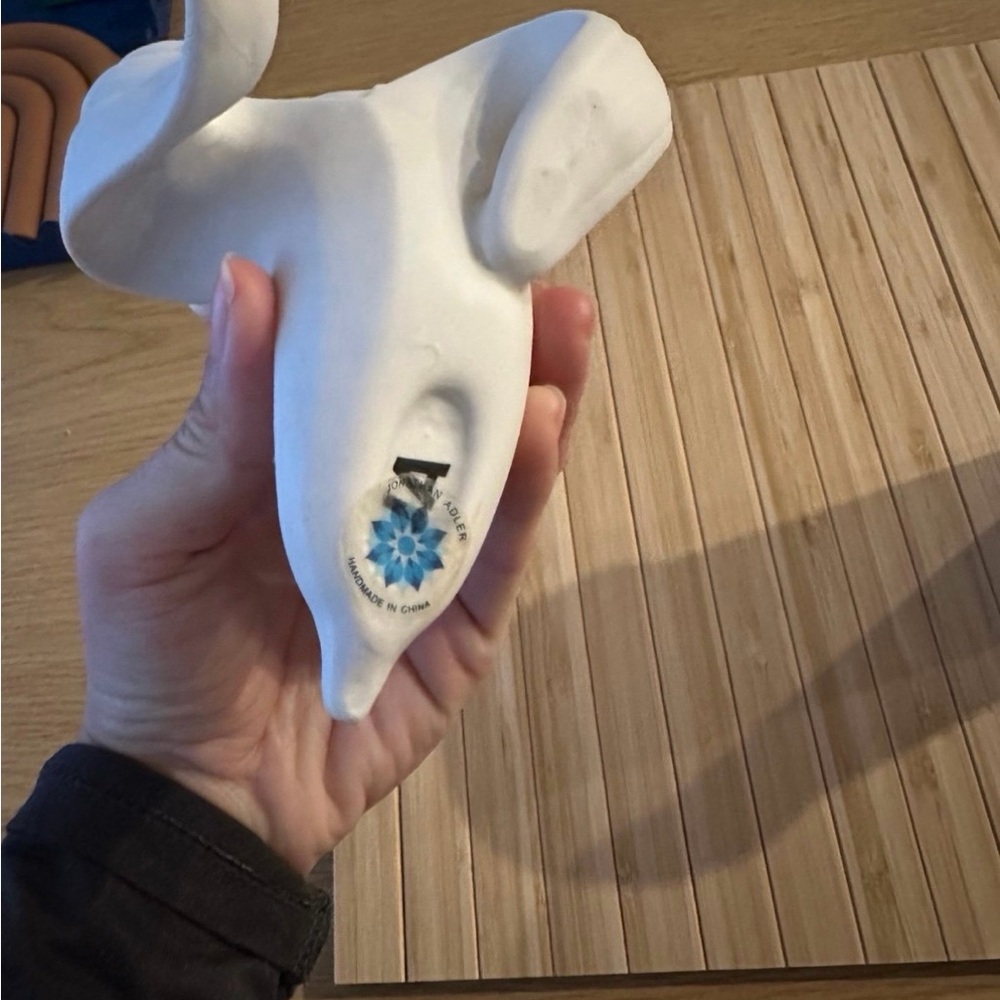 Jonathan Adler White Banana Vase - Picture 4 of 4
